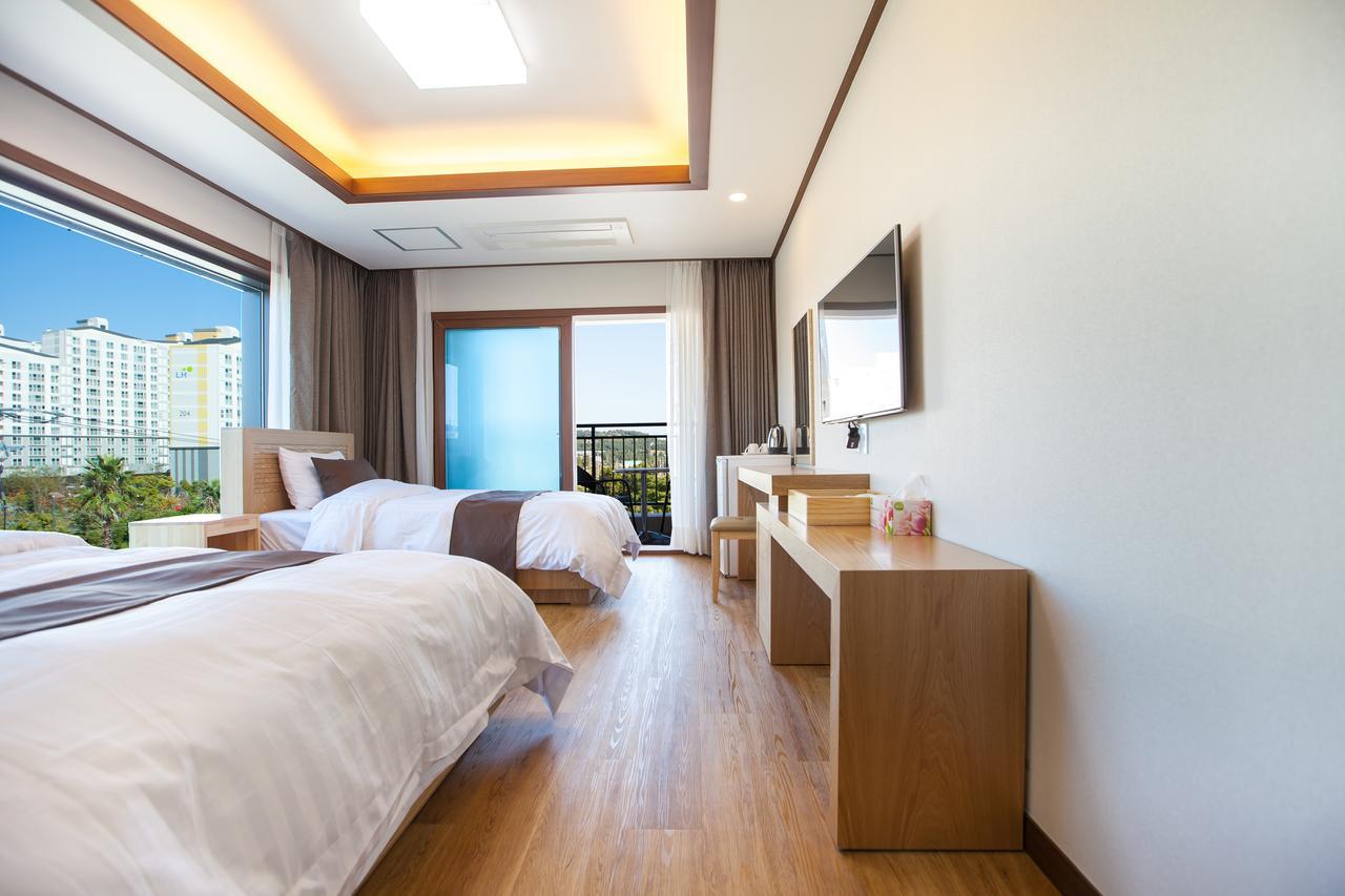 Fellisia Hotel Seogwipo Exterior photo